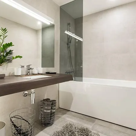 Meerhof Luxury Apartment-free Garage Parking *